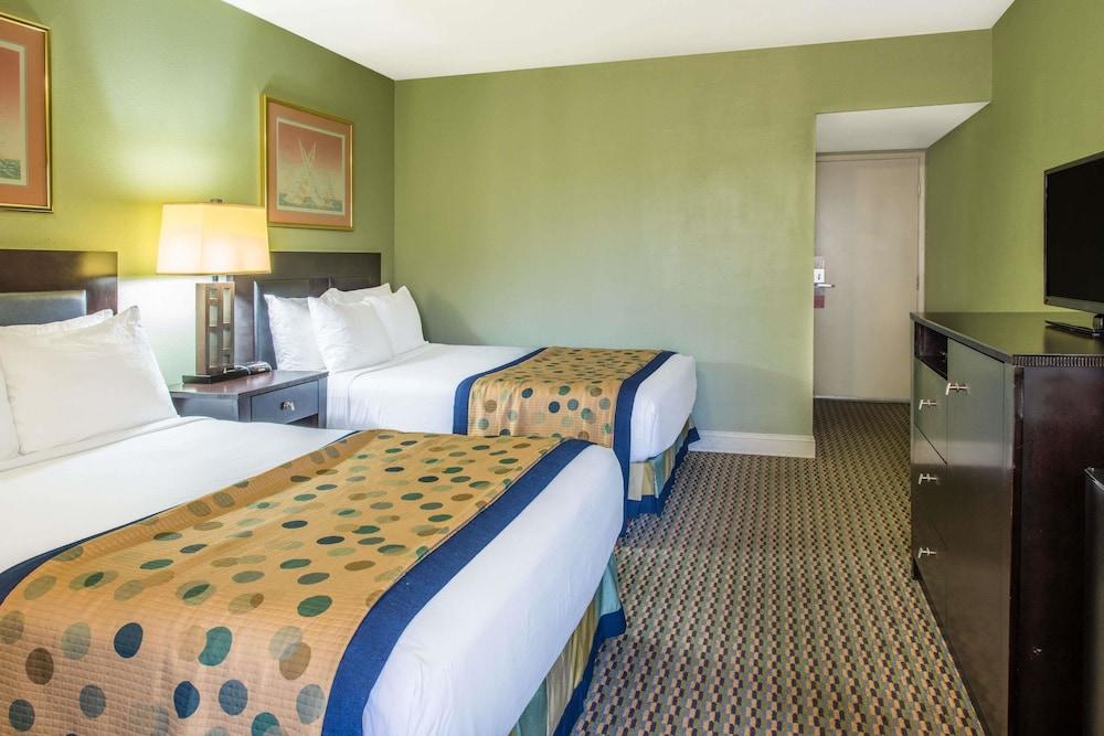 Radisson Hotel West Sacramento Exterior photo