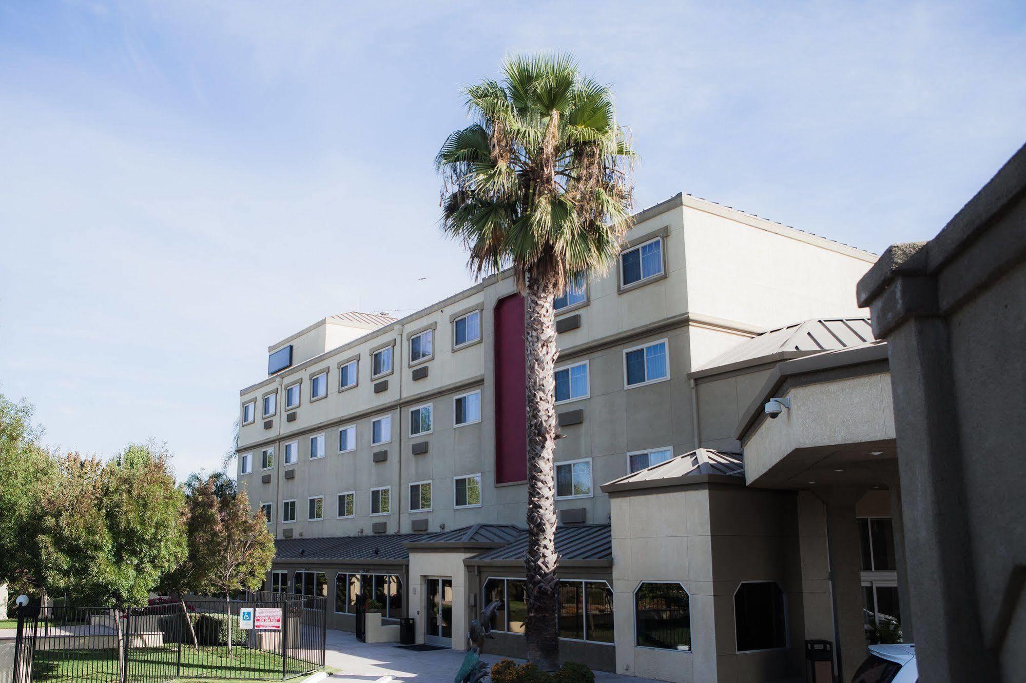 Radisson Hotel West Sacramento Exterior photo